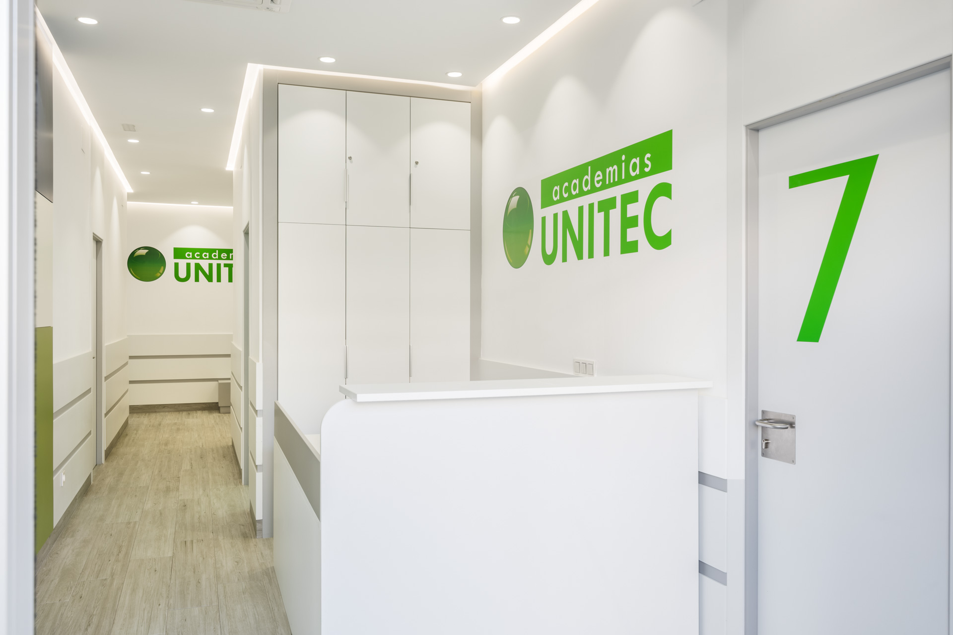 Recepción de Academias Unitec con el logotipo